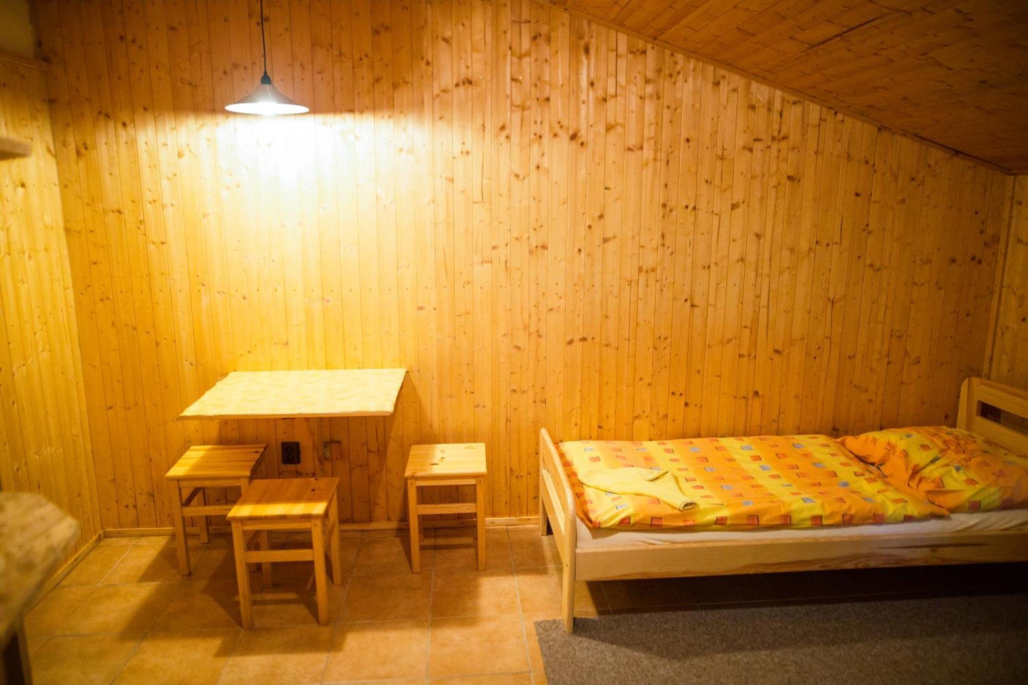 Komáří Louka Nova Olesna Esterno foto