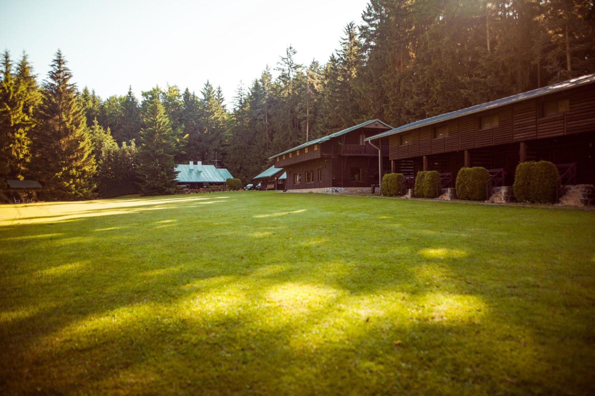 Komáří Louka Nova Olesna Esterno foto