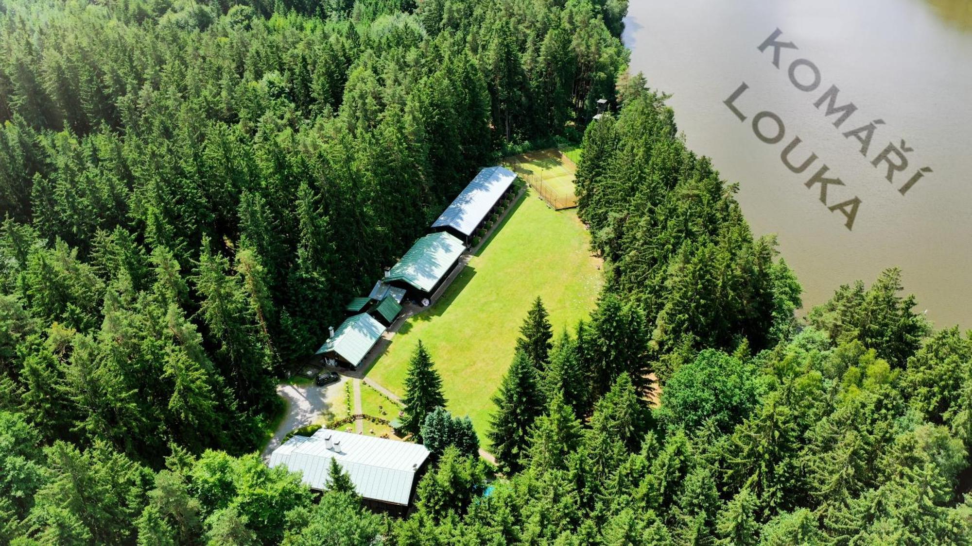 Komáří Louka Nova Olesna Esterno foto