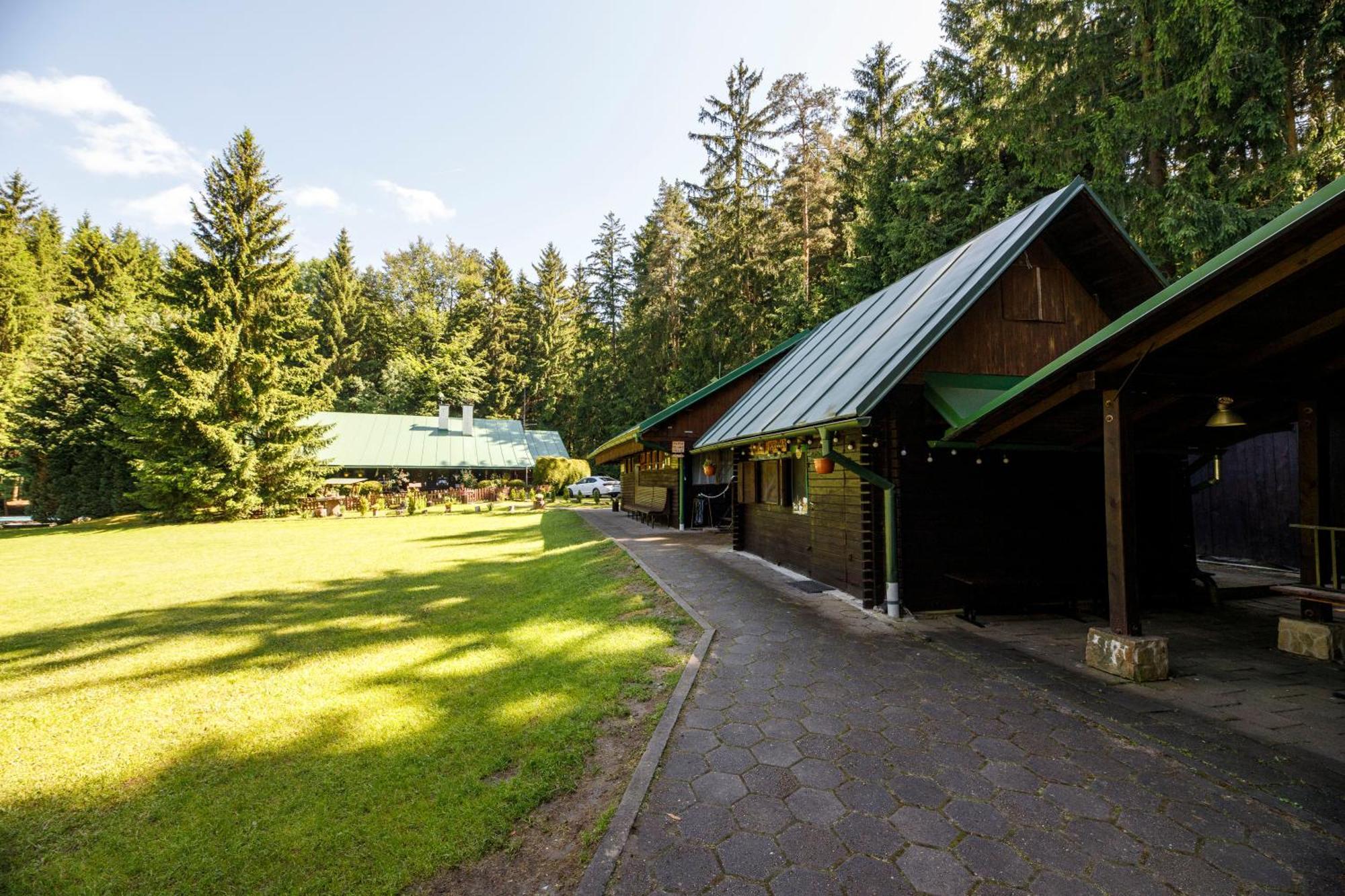 Komáří Louka Nova Olesna Esterno foto