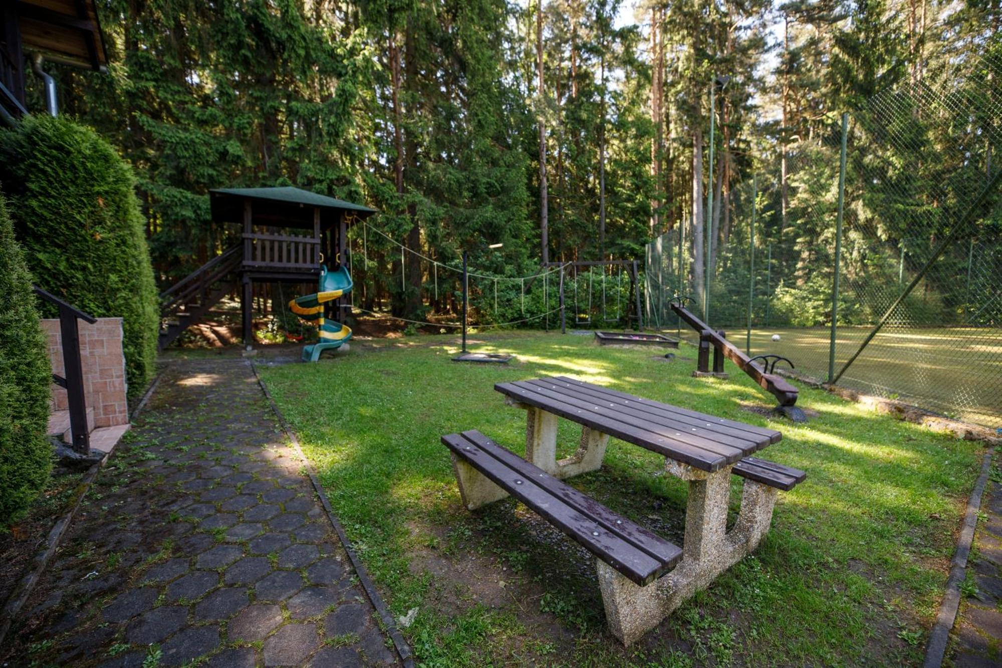Komáří Louka Nova Olesna Esterno foto